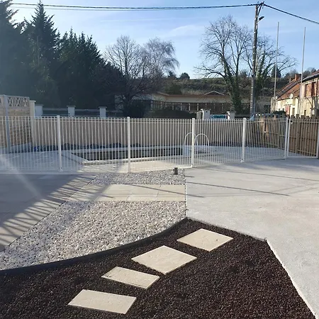 Дом отдыха La Parenthese Creuzier-le-Neuf